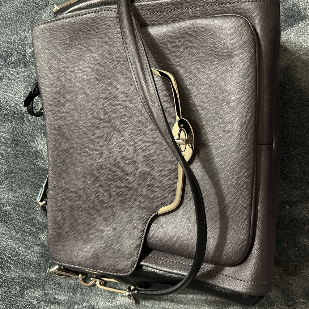 Elegant Gray Coach Handbag - Picture 6 of 9